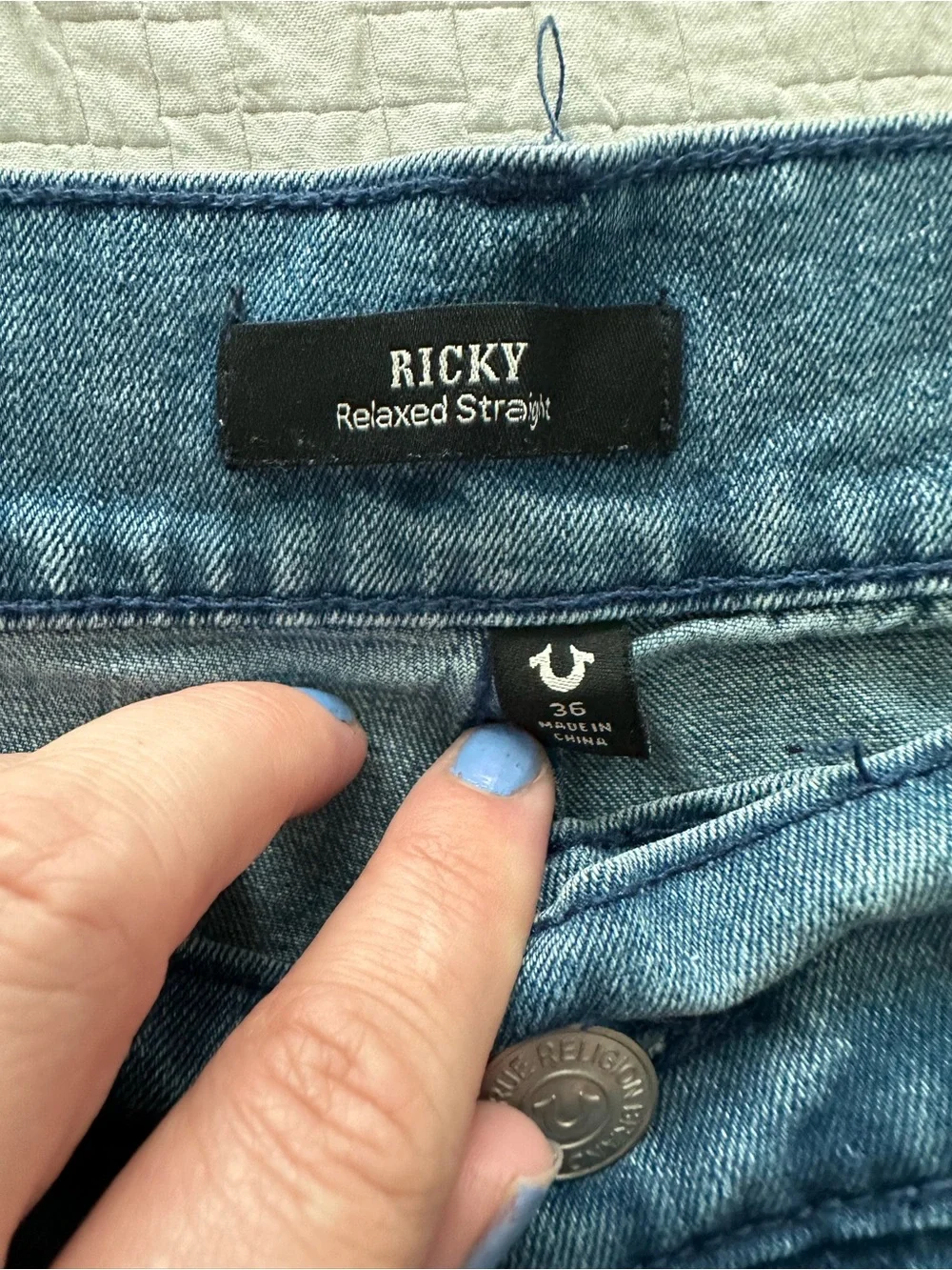 Women's Mid Blue Straight-Leg Jeans